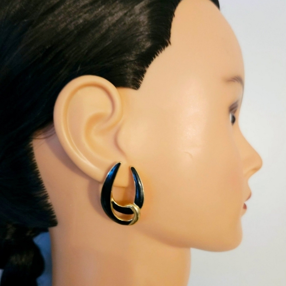 Vintage Trifari Black and Gold Earrings